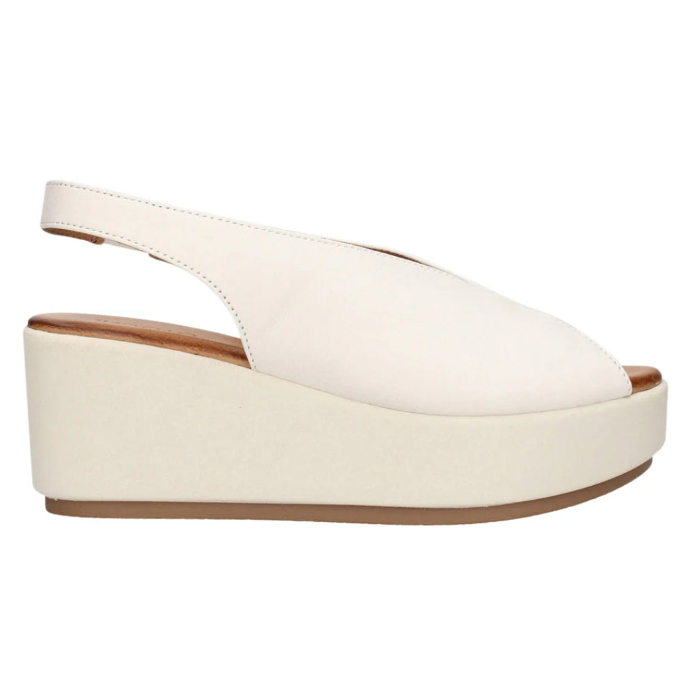 Sandali con zeppa Inuovo donna crema in pelle morbidi e alla moda - 112133 CREAM
